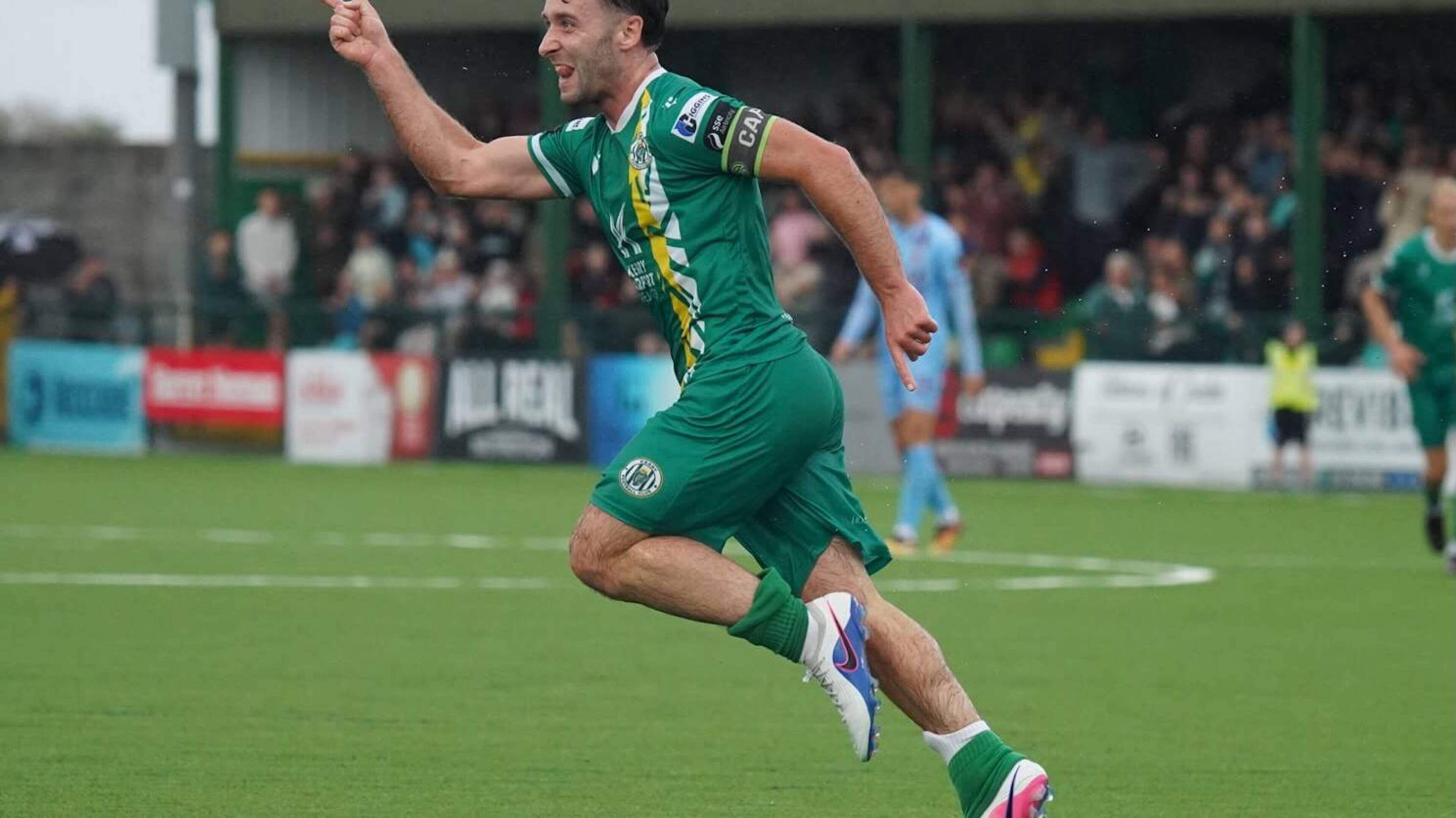Roy Keane watches on as Kerry FC move into play-off places with convincing win over Cobh Ramblers